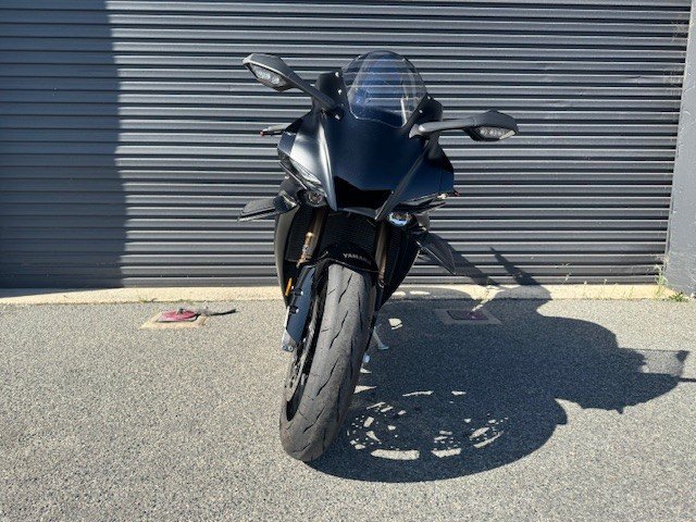 2025 Yamaha YZF-R1 Black