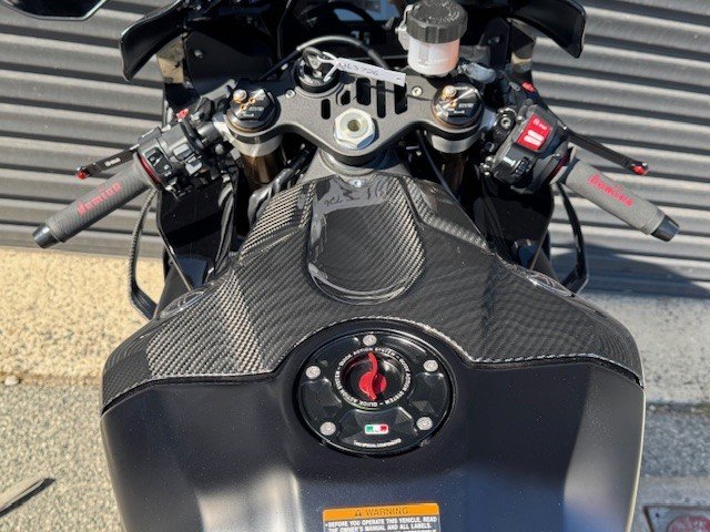 2025 Yamaha YZF-R1 Black