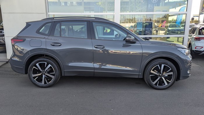 2024 VOLKSWAGEN Tiguan LIFE
