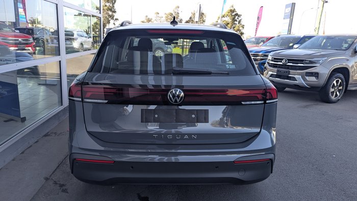 2024 VOLKSWAGEN Tiguan LIFE