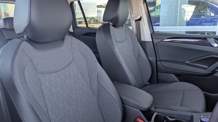 2024 VOLKSWAGEN Tiguan LIFE