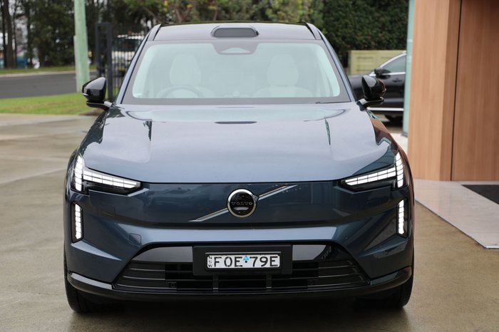 2025 Volvo EX90 Ultra Twin Motor Performance