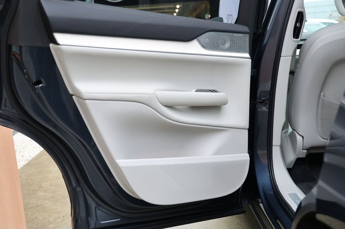 2025 Volvo EX90 Ultra Twin Motor Performance
