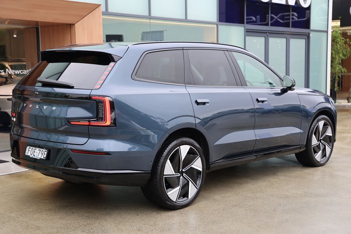 2025 Volvo EX90 Ultra Twin Motor Performance