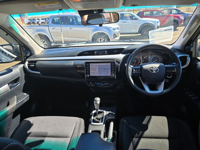 2021 Toyota Hilux SR5 White