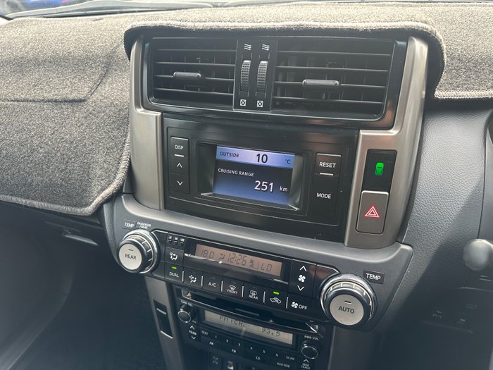 2011 TOYOTA LANDCRUISER PRADO GXL (4x4)