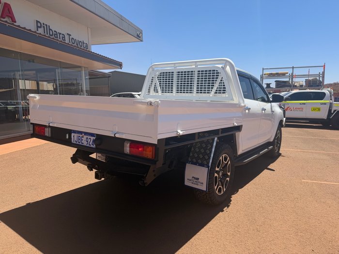 2021 Toyota Hilux SR5