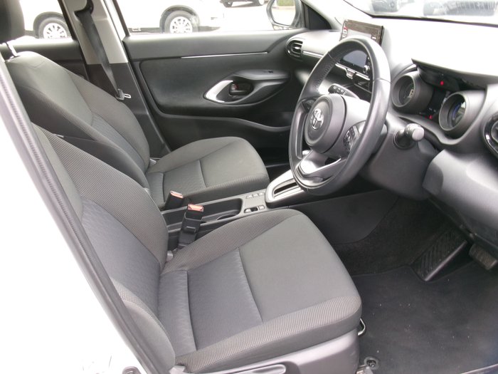 2023 Toyota Yaris Cross Hybrid GX