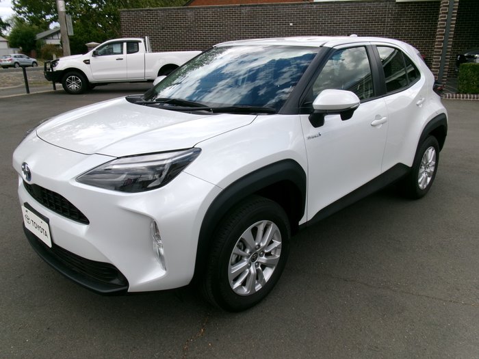 2023 Toyota Yaris Cross Hybrid GX