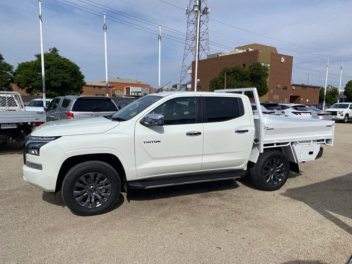 2025 MITSUBISHI Triton GLS