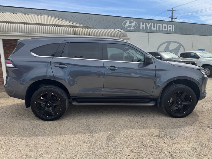 2021 ISUZU MU-X LS-T