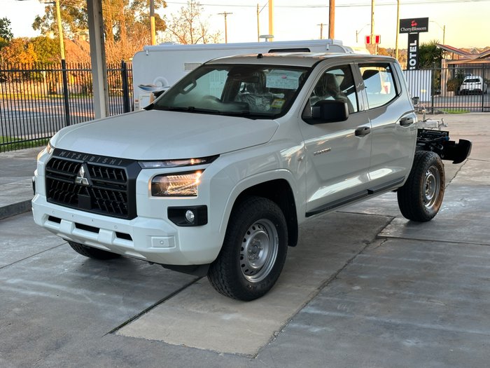 2026 MITSUBISHI TRITON GLX