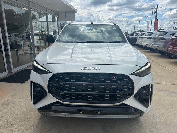 2025 Isuzu MU-X MY25.5 Isuzu MU-X 4X4  X-Terrian 3.0L Automatic  (UJOR510D) demo inc Towbar 7 pin harness, Wireless Phone Charger, Rubber Floor mats.