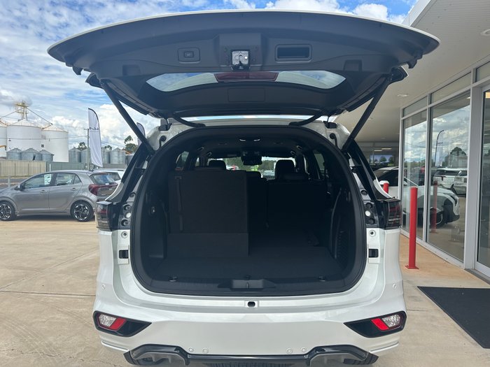 2025 Isuzu MU-X MY25.5 Isuzu MU-X 4X4  X-Terrian 3.0L Automatic  (UJOR510D) demo inc Towbar 7 pin harness, Wireless Phone Charger, Rubber Floor mats.