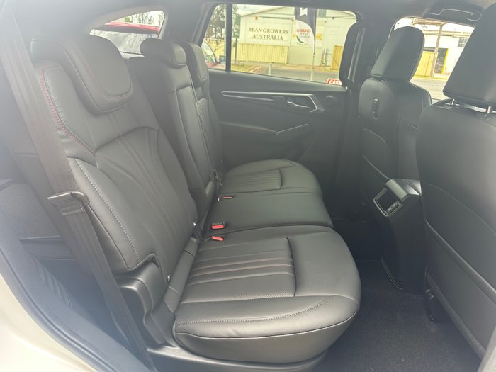 2025 Isuzu MU-X MY25.5 Isuzu MU-X 4X4  X-Terrian 3.0L Automatic  (UJOR510D) demo inc Towbar 7 pin harness, Wireless Phone Charger, Rubber Floor mats.