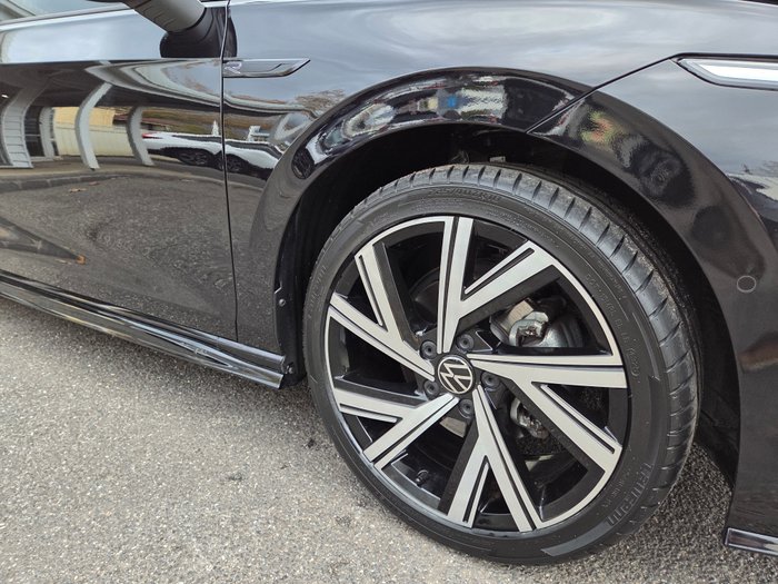 2022 VOLKSWAGEN GOLF MY23 R-LINE BLACK
