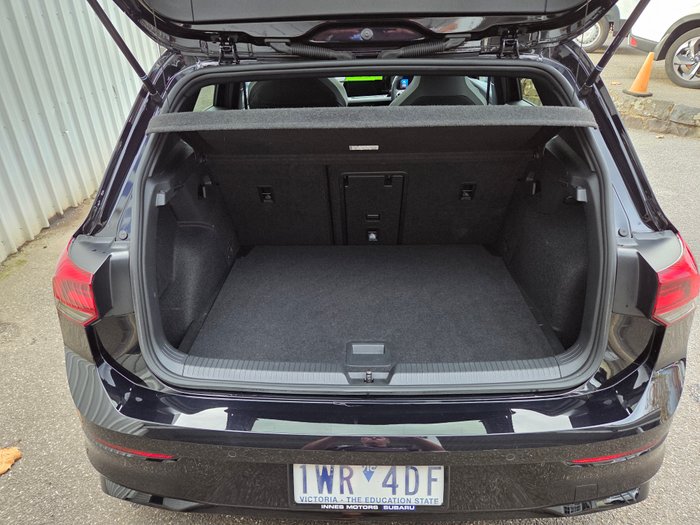 2022 VOLKSWAGEN GOLF MY23 R-LINE BLACK
