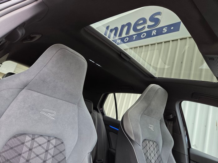 2022 VOLKSWAGEN GOLF MY23 R-LINE BLACK