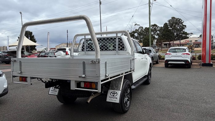 2024 Toyota Hilux 4x4 SR 2.8L T Diesel Automatic Double Cab