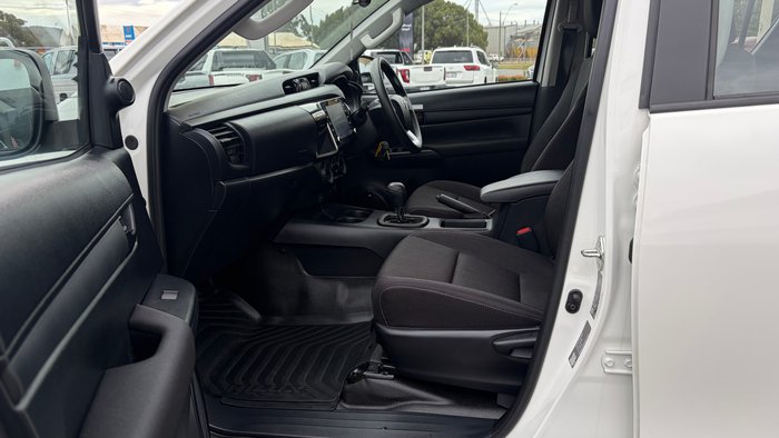 2024 Toyota Hilux 4x4 SR 2.8L T Diesel Automatic Double Cab