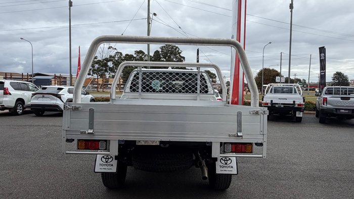 2024 Toyota Hilux 4x4 SR 2.8L T Diesel Automatic Double Cab