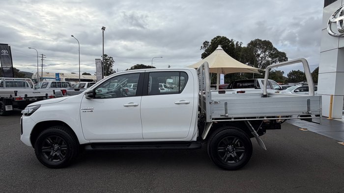 2024 Toyota Hilux 4x4 SR 2.8L T Diesel Automatic Double Cab