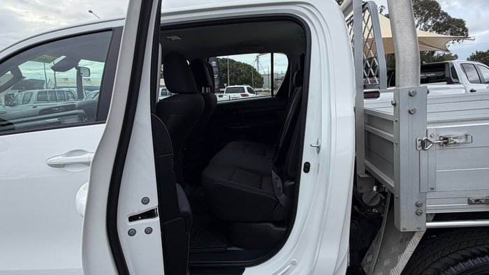 2024 Toyota Hilux 4x4 SR 2.8L T Diesel Automatic Double Cab