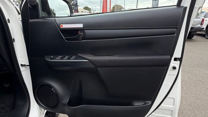 2024 Toyota Hilux 4x4 SR 2.8L T Diesel Automatic Double Cab