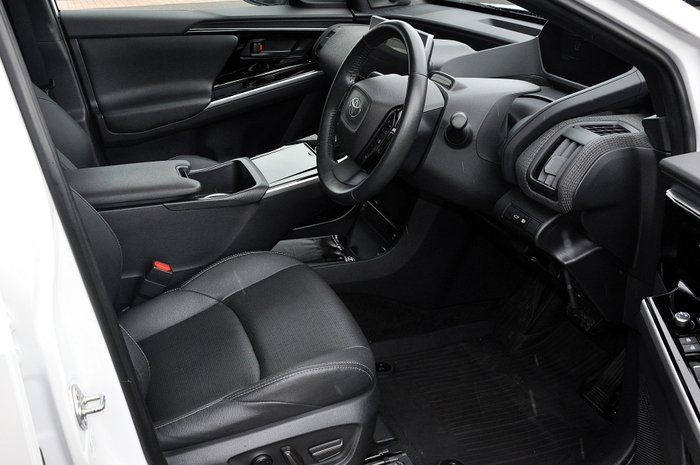 2023 Toyota bZ4x Standard AWD 71.4 kWh Li-ion batt Automatic Wagon