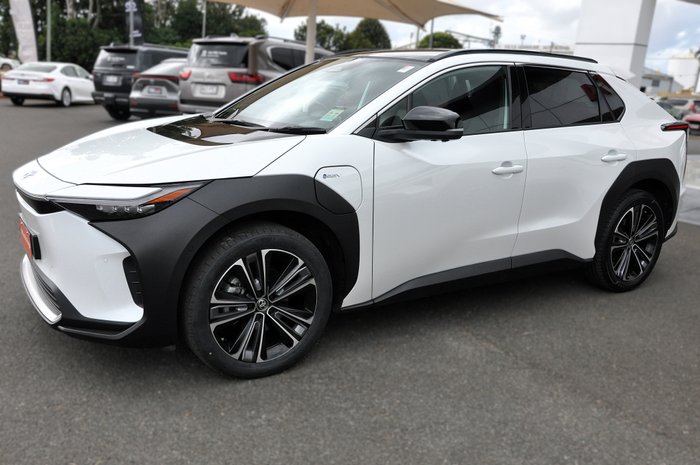 2023 Toyota bZ4x Standard AWD 71.4 kWh Li-ion batt Automatic Wagon