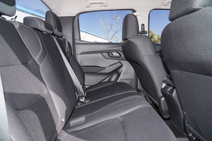 2026 Isuzu D-MAX SX