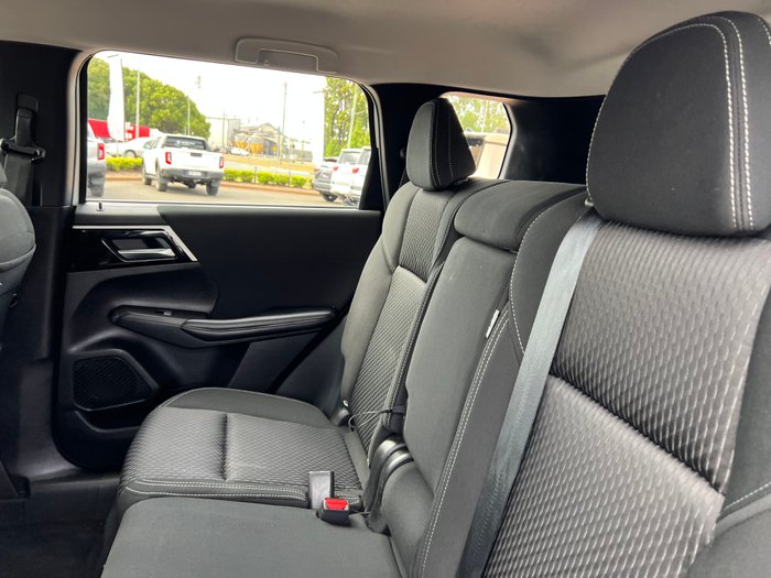 2022 MITSUBISHI OUTLANDER ES 7 SEAT (2WD)