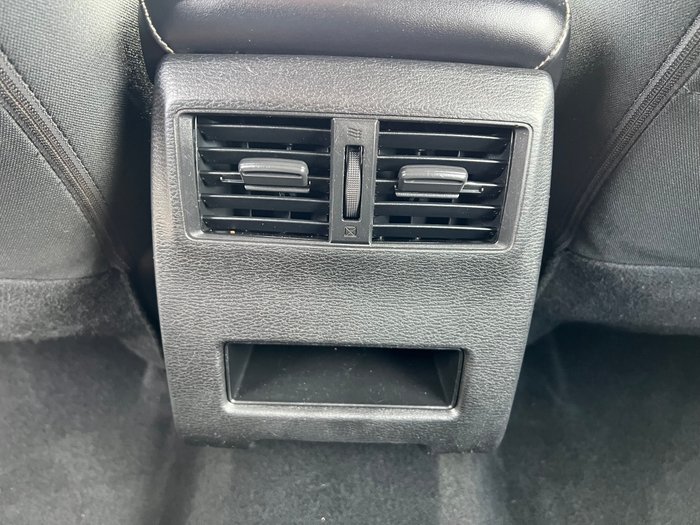 2022 MITSUBISHI OUTLANDER ES 7 SEAT (2WD)