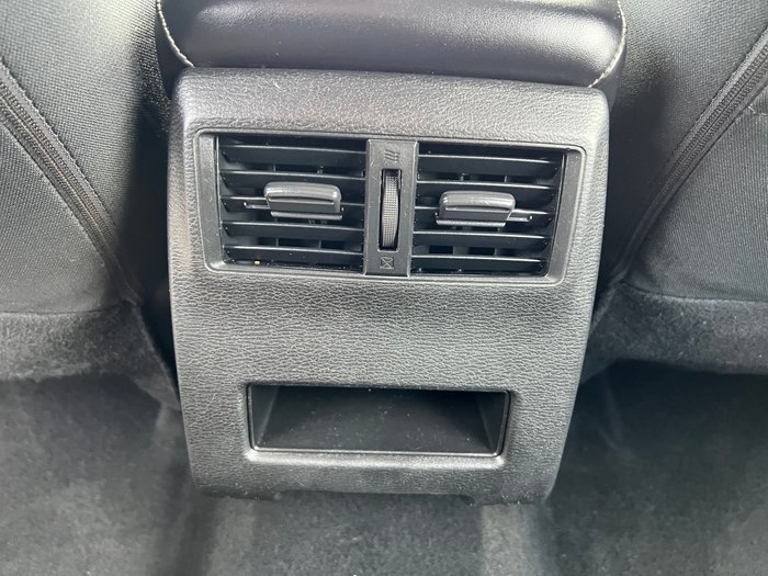 2022 MITSUBISHI OUTLANDER ES 7 SEAT (2WD)