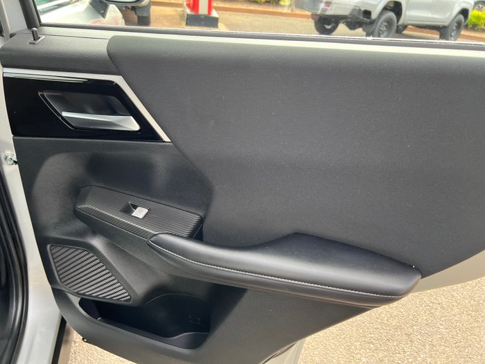 2022 MITSUBISHI OUTLANDER ES 7 SEAT (2WD)