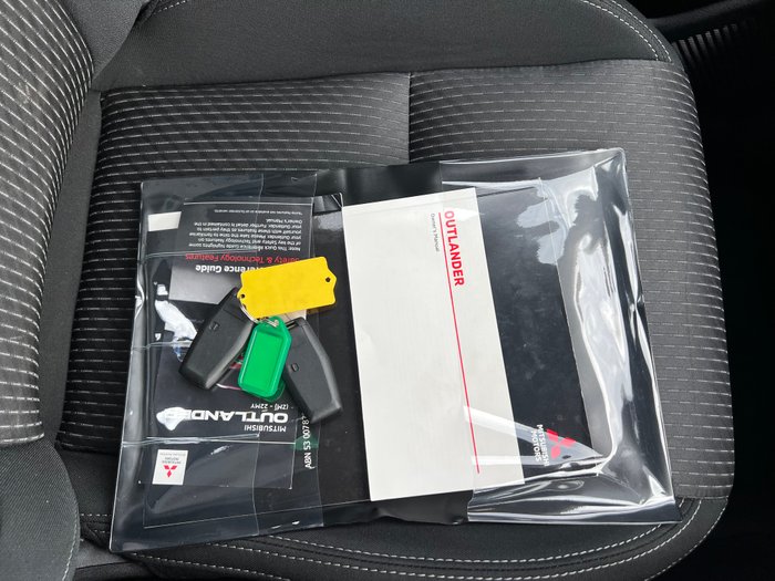 2022 MITSUBISHI OUTLANDER ES 7 SEAT (2WD)