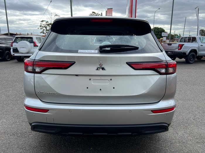 2022 MITSUBISHI OUTLANDER ES 7 SEAT (2WD)
