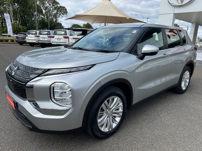 2022 MITSUBISHI OUTLANDER ES 7 SEAT (2WD)