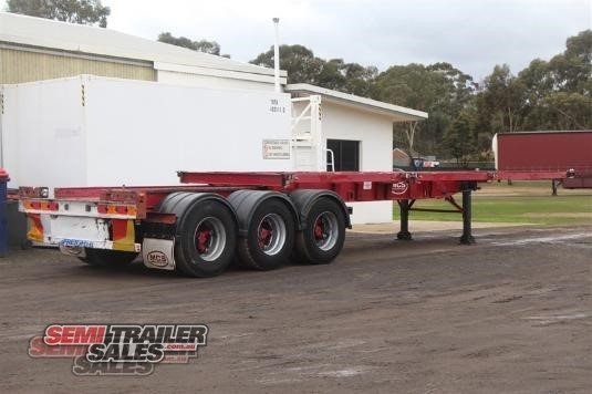 2001 Maxitrans 40FT Retractable Skel