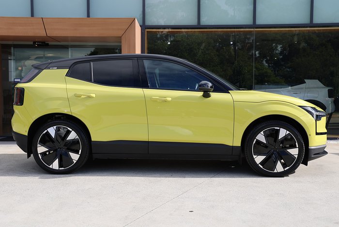 2023 Volvo EX30 Single Motor Extended Range Ultra