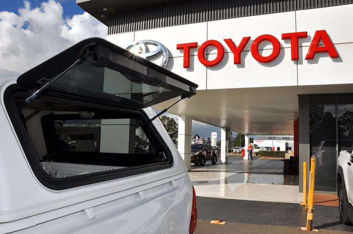 2020 Toyota Hilux 4x4 SR 2.8L T Diesel Automatic Double Cab 