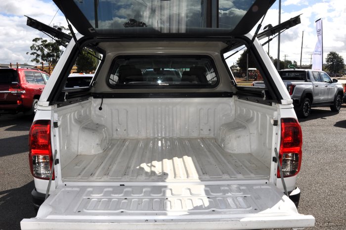 2020 Toyota Hilux 4x4 SR 2.8L T Diesel Automatic Double Cab 