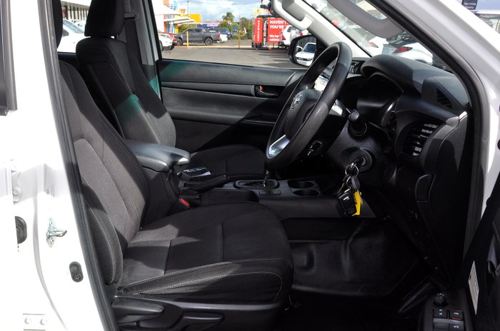 2020 Toyota Hilux 4x4 SR 2.8L T Diesel Automatic Double Cab 
