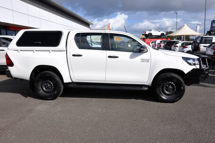 2020 Toyota Hilux 4x4 SR 2.8L T Diesel Automatic Double Cab 