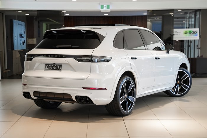 2022 Porsche Cayenne Platinum Edition