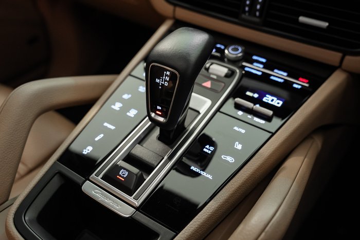 2022 Porsche Cayenne Platinum Edition