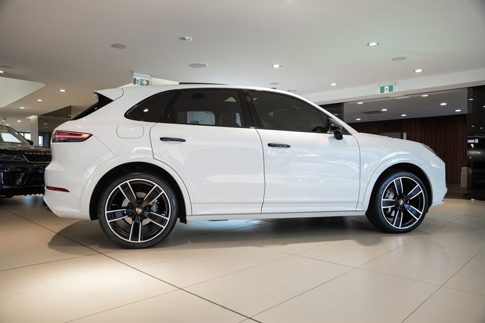 2022 Porsche Cayenne Platinum Edition