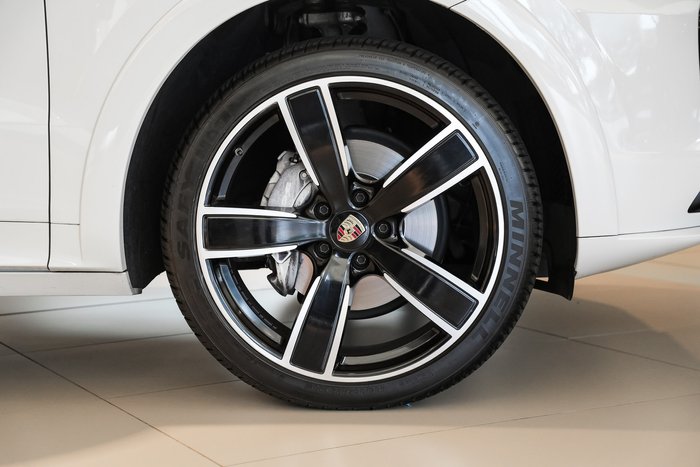 2022 Porsche Cayenne Platinum Edition