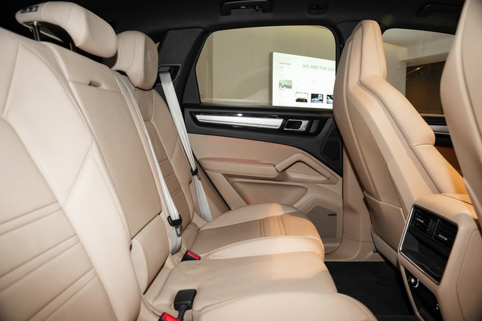 2022 Porsche Cayenne Platinum Edition