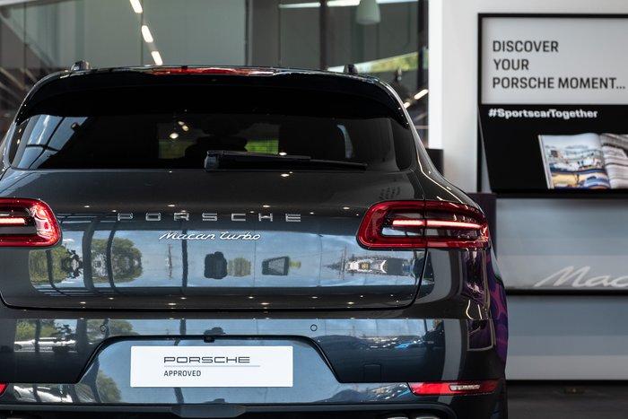 2016 Porsche Macan Turbo